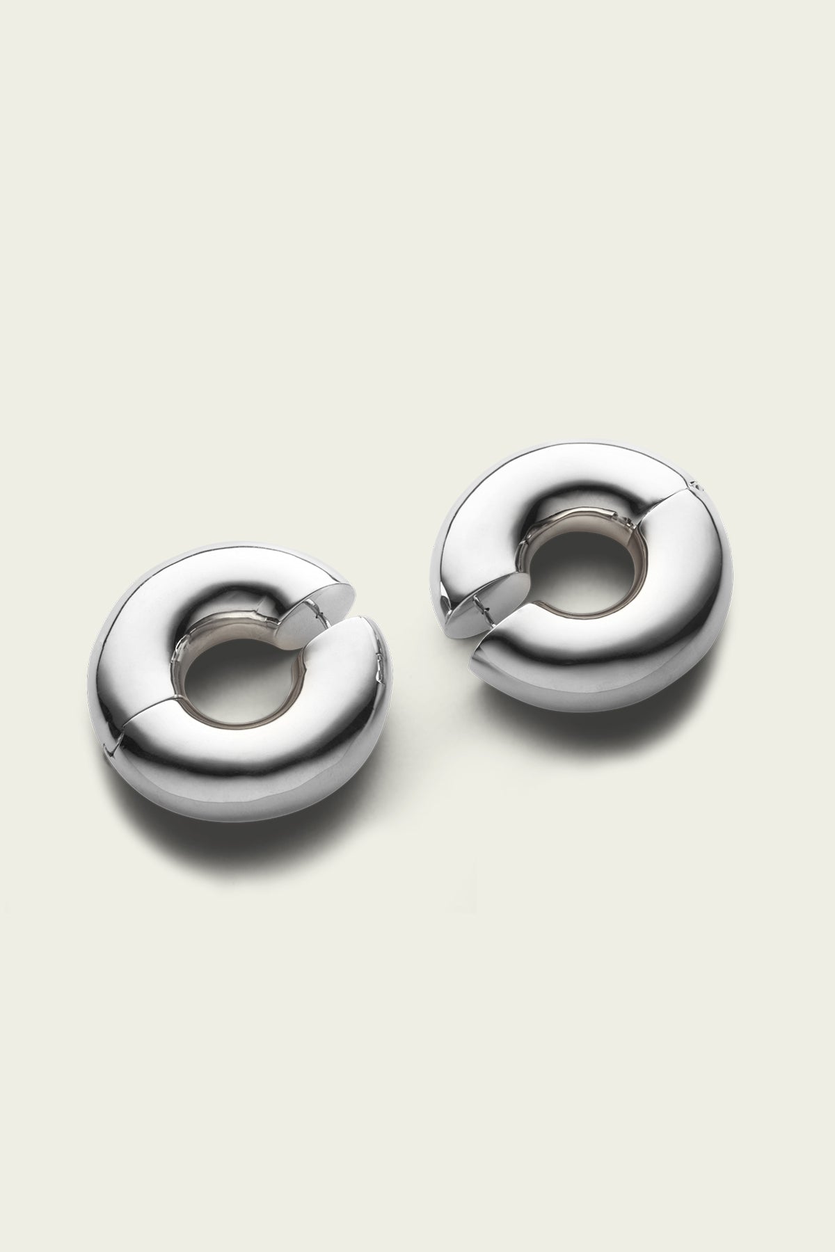 Large Stratus Hoops in Silver - shop-olivia.com