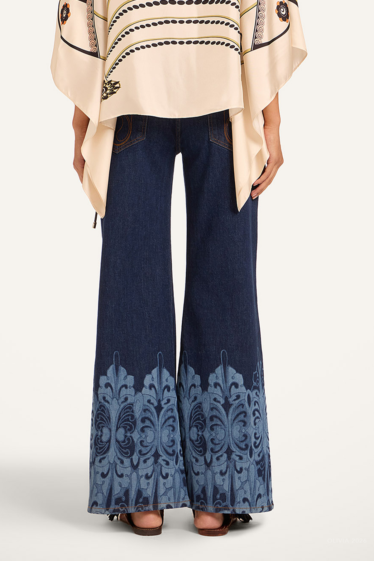 The Cropped Flare Jean in Cocoon Placée Indigo