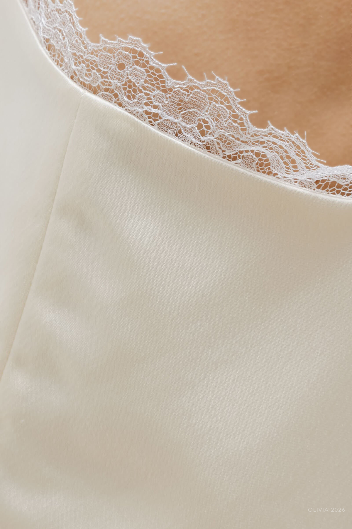 Barb Lace Crop Sleeveless Crew in Creme