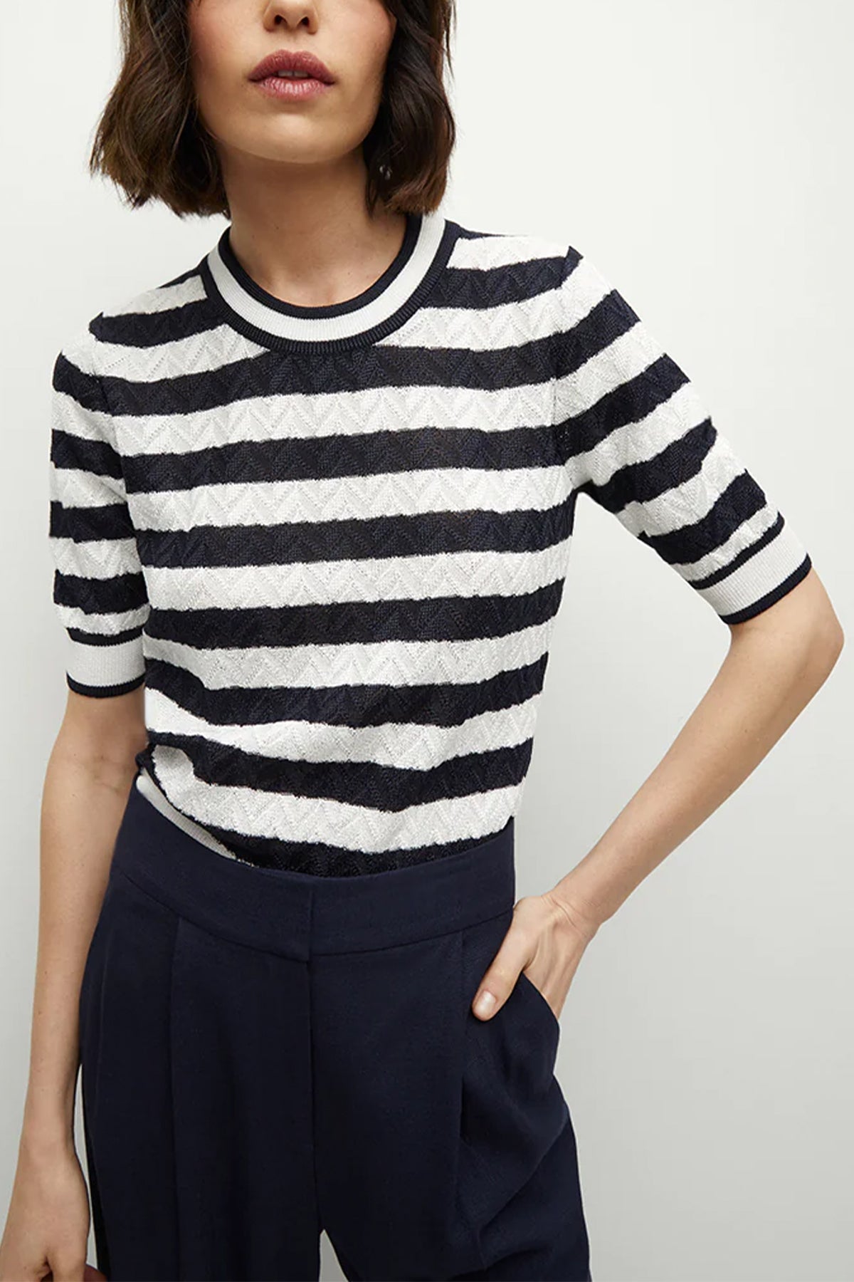 Lisbeth Knit Top in White Navy - shop-olivia.com