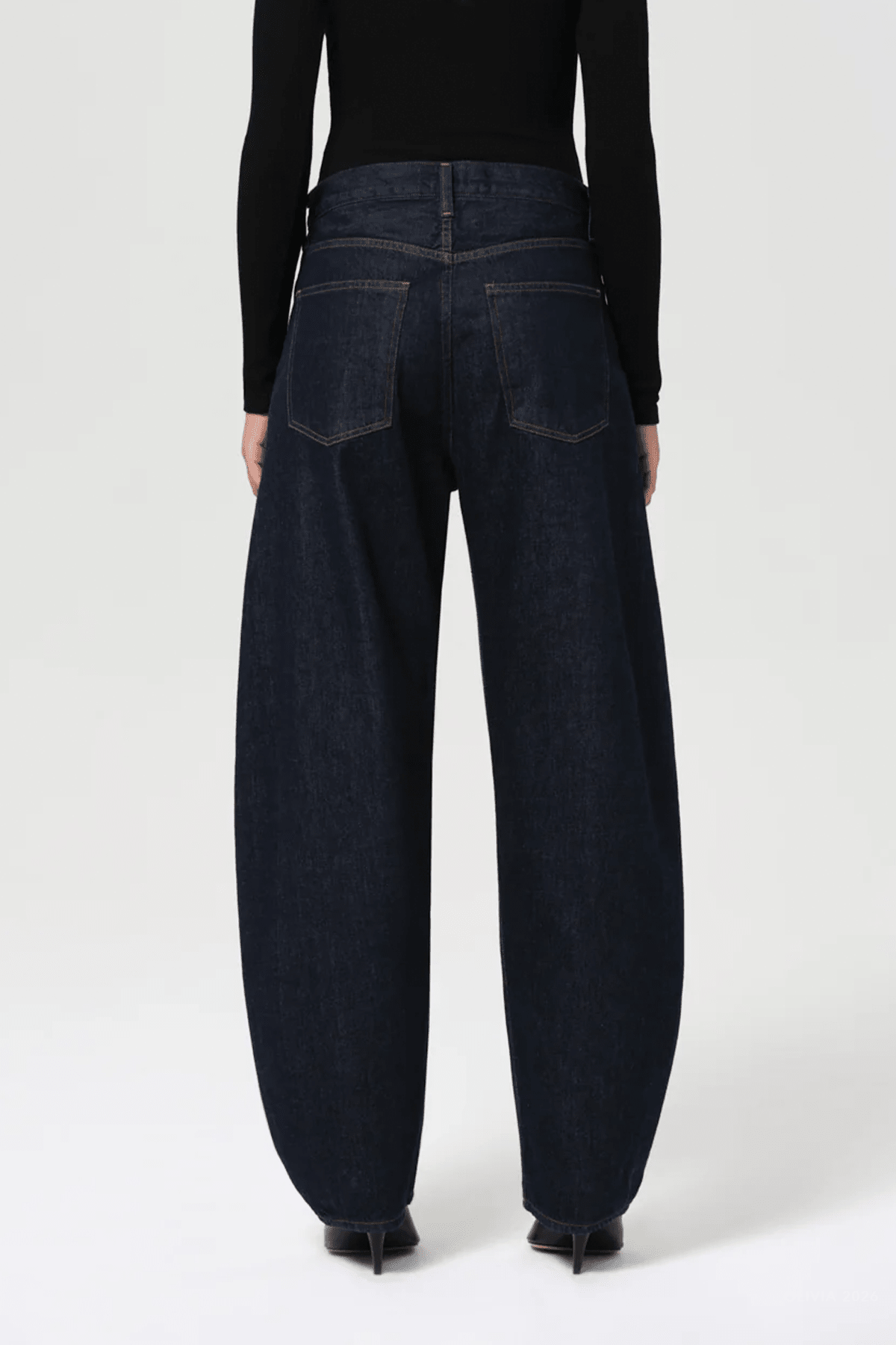 Luna High - Rise Pierced Taper (Weightless) in Rinse - shop - olivia.com