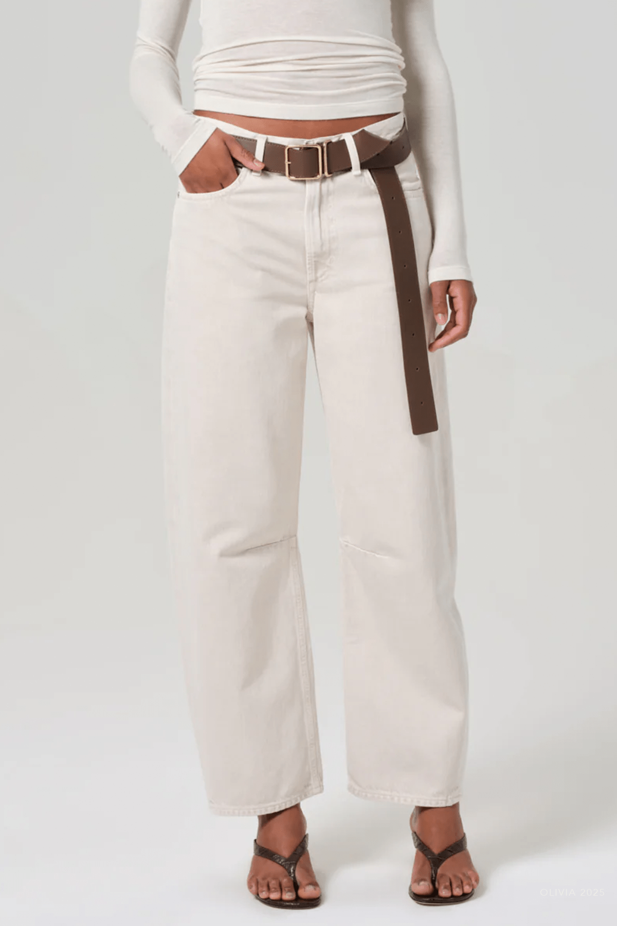 Miro Relaxed Jean in Almondette - shop - olivia.com