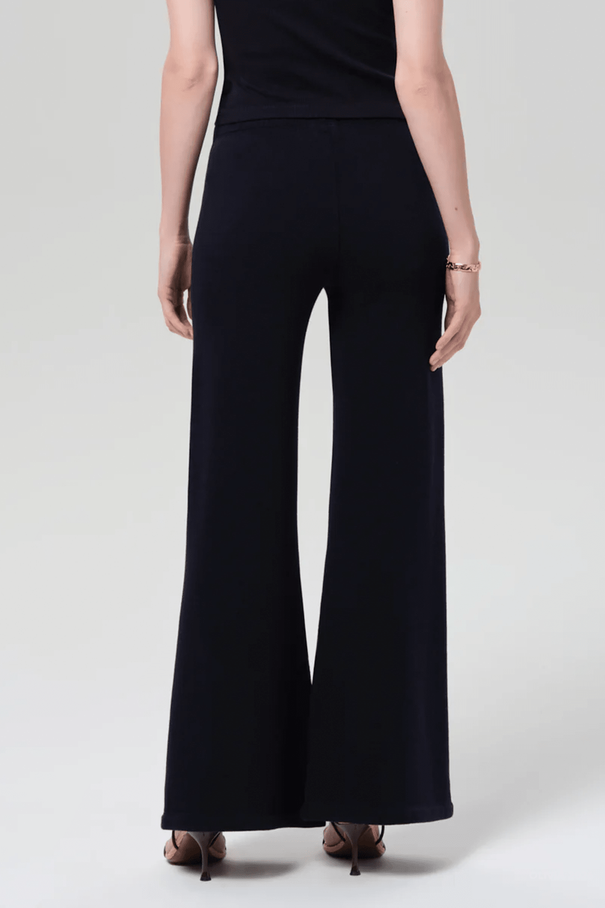 Nora Pull - On Pant in Navy - shop - olivia.com