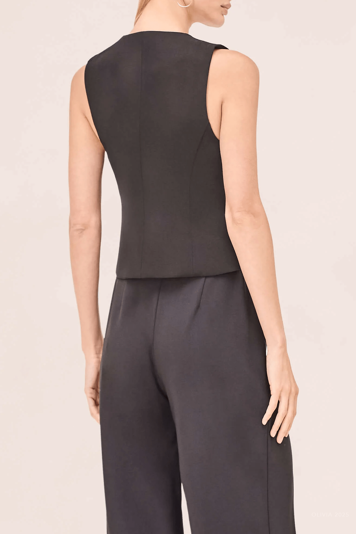 Oliver Vest in Black - shop - olivia.com