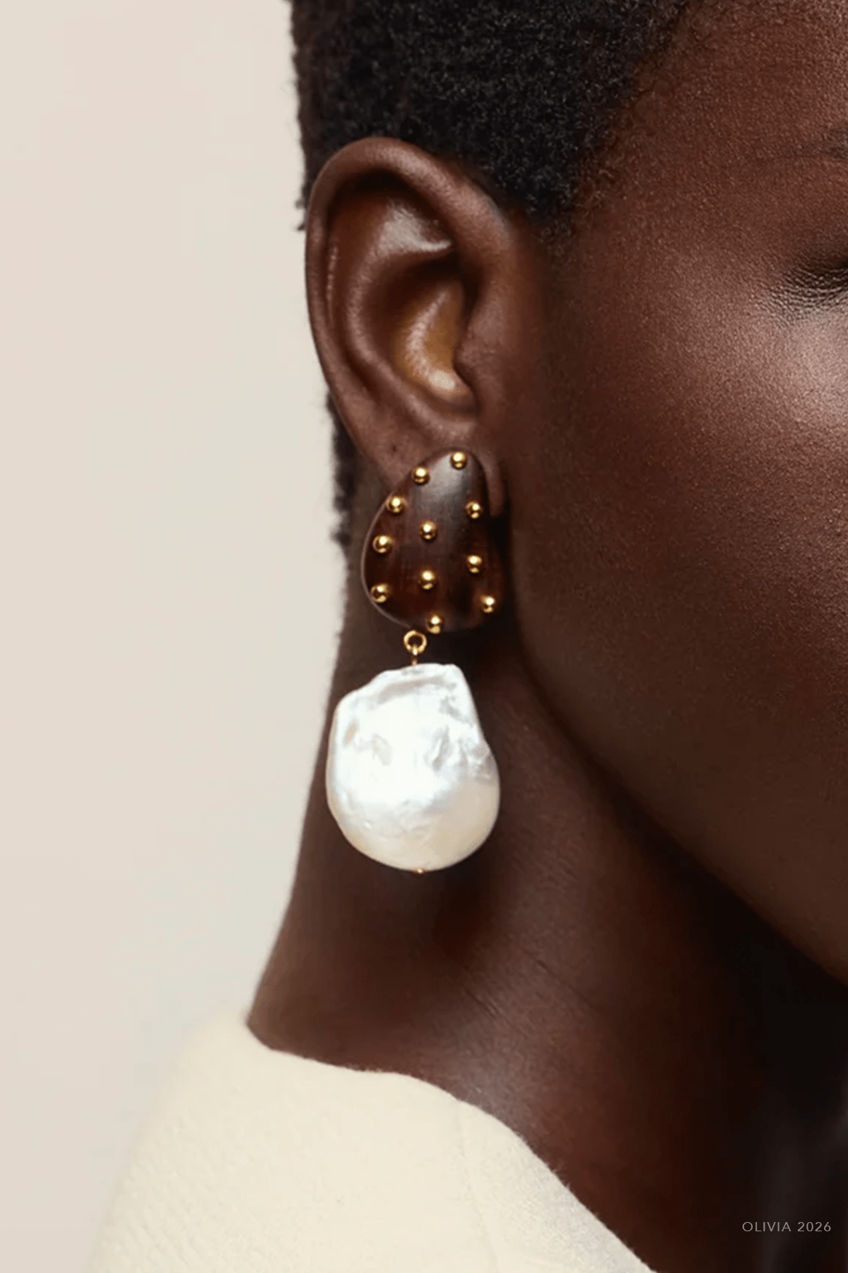 Orbit Earrings in Pearl - shop-olivia.com