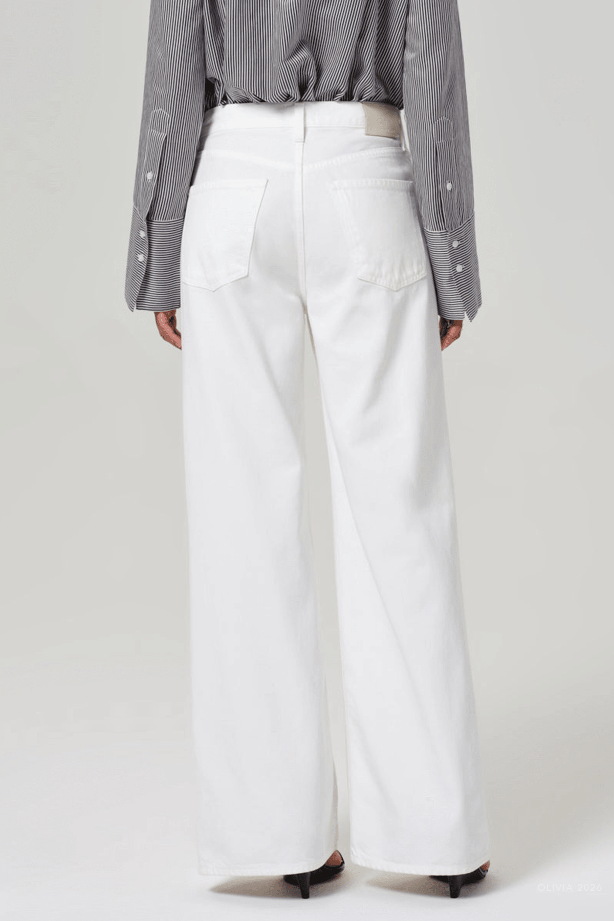 Paloma Baggy in Soft White - shop - olivia.com
