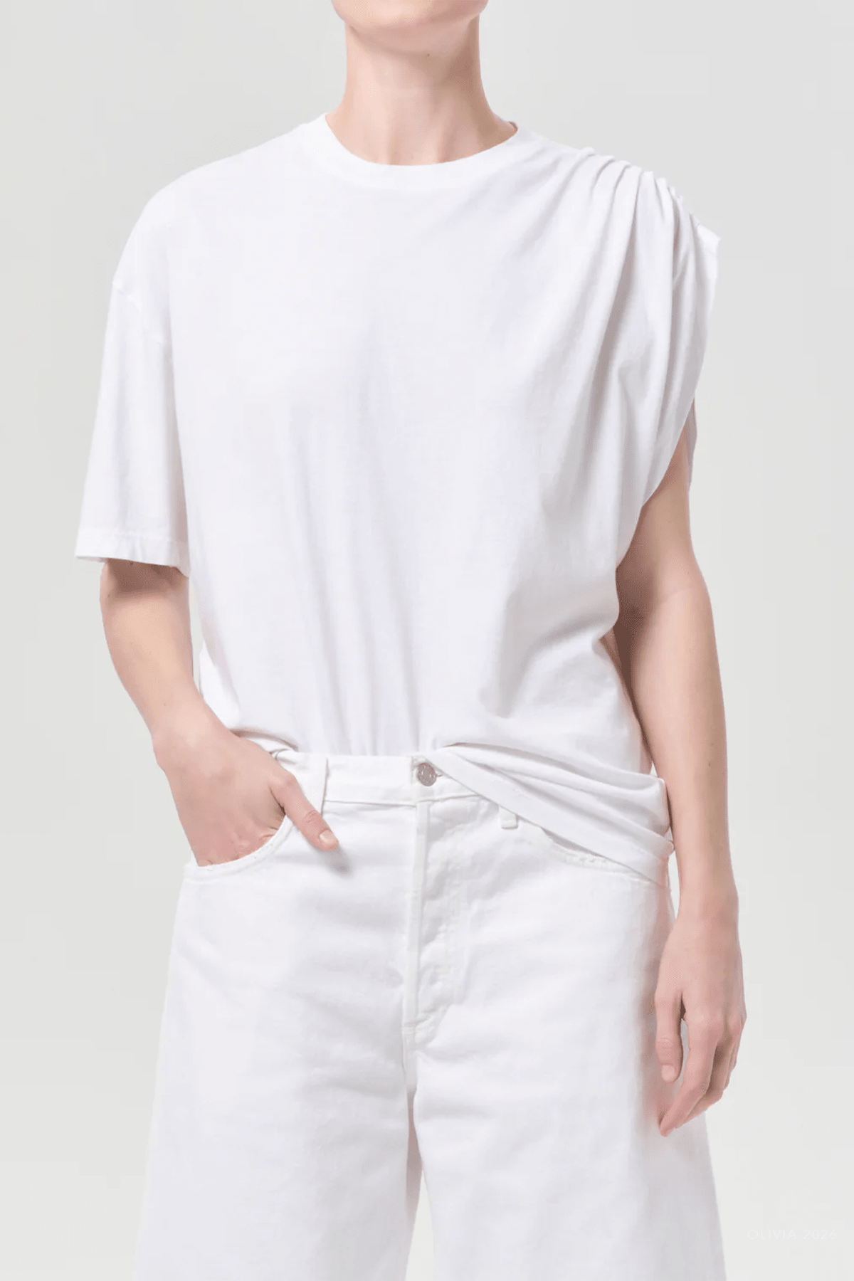 Roma T-Shirt in White - shop - olivia.com