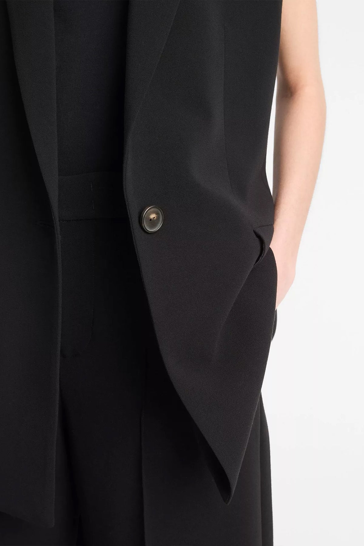 Sleeveless Blazer in Black - shop - olivia.com