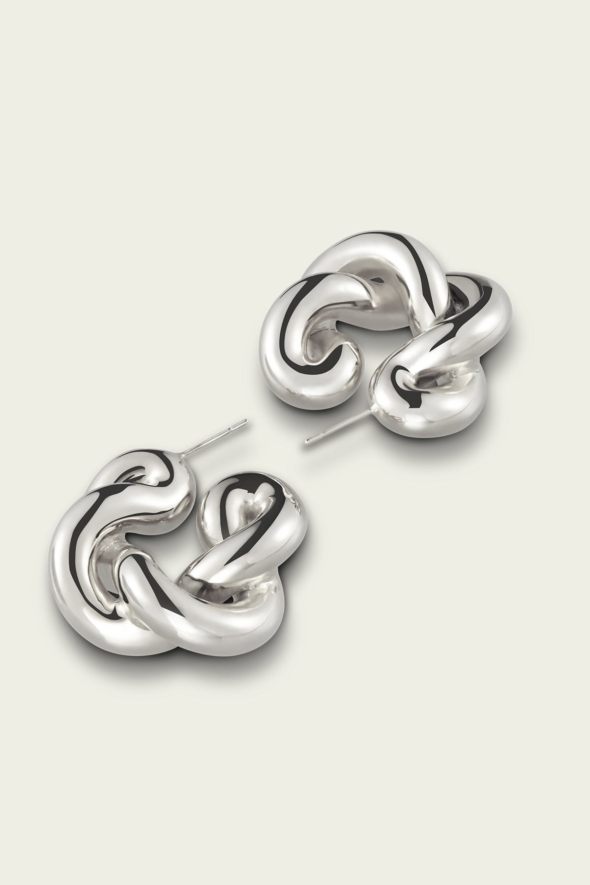 Twist Creoles Earrings in Silver - shop-olivia.com