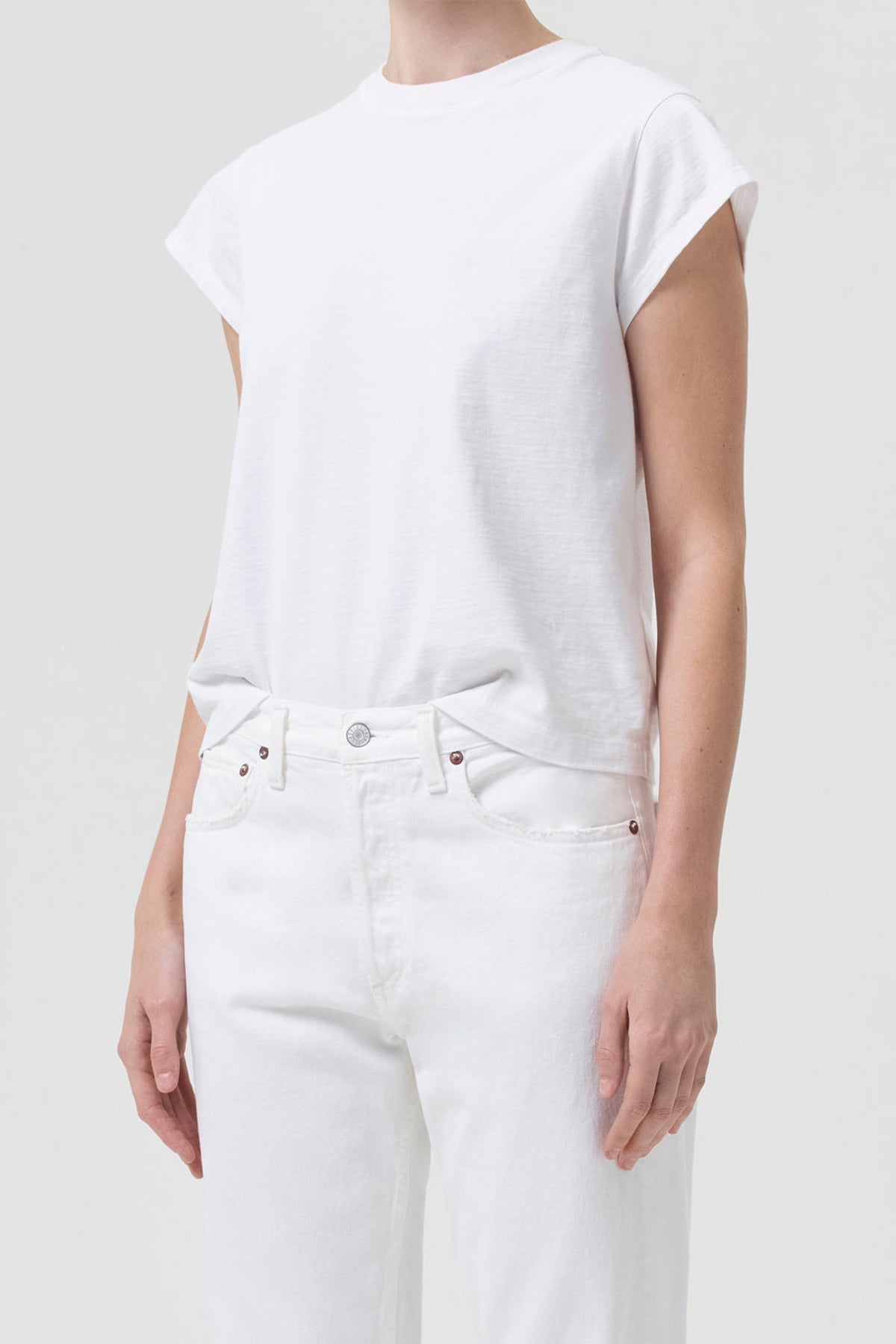 Bryce Tee in White - shop-olivia.com