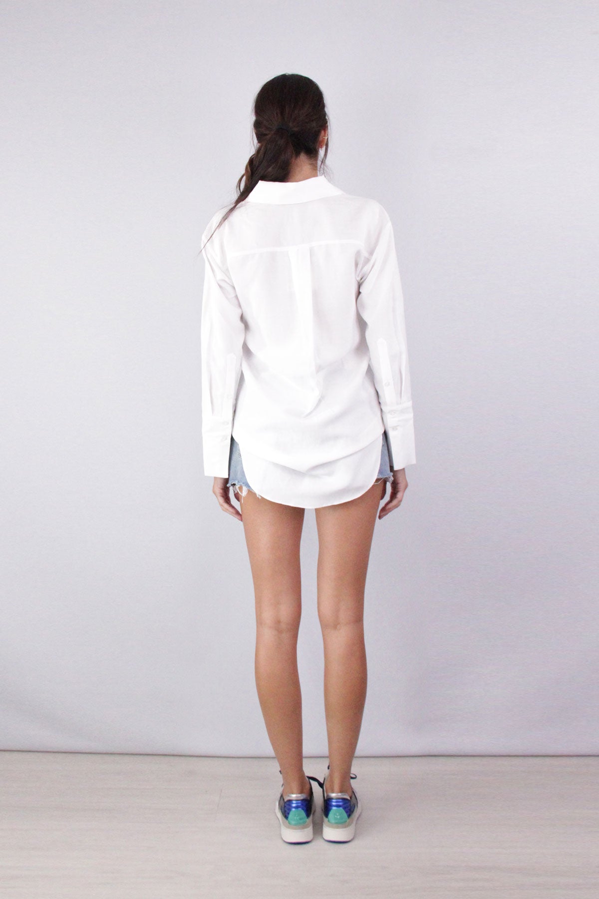 Illion Classic Shirt in White - shop-olivia.com
