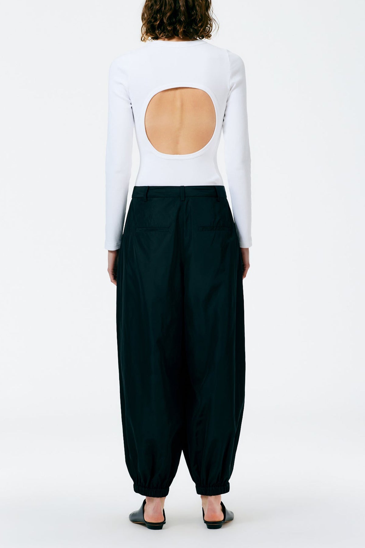 Italian Sporty Nylon Eden Pleated Balloon Long Pant in Black - shop-olivia.com