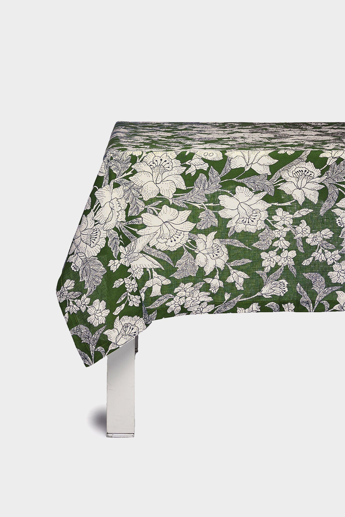 Medium Tablecloth (70in x 110in) in Lilium Avorio - shop-olivia.com
