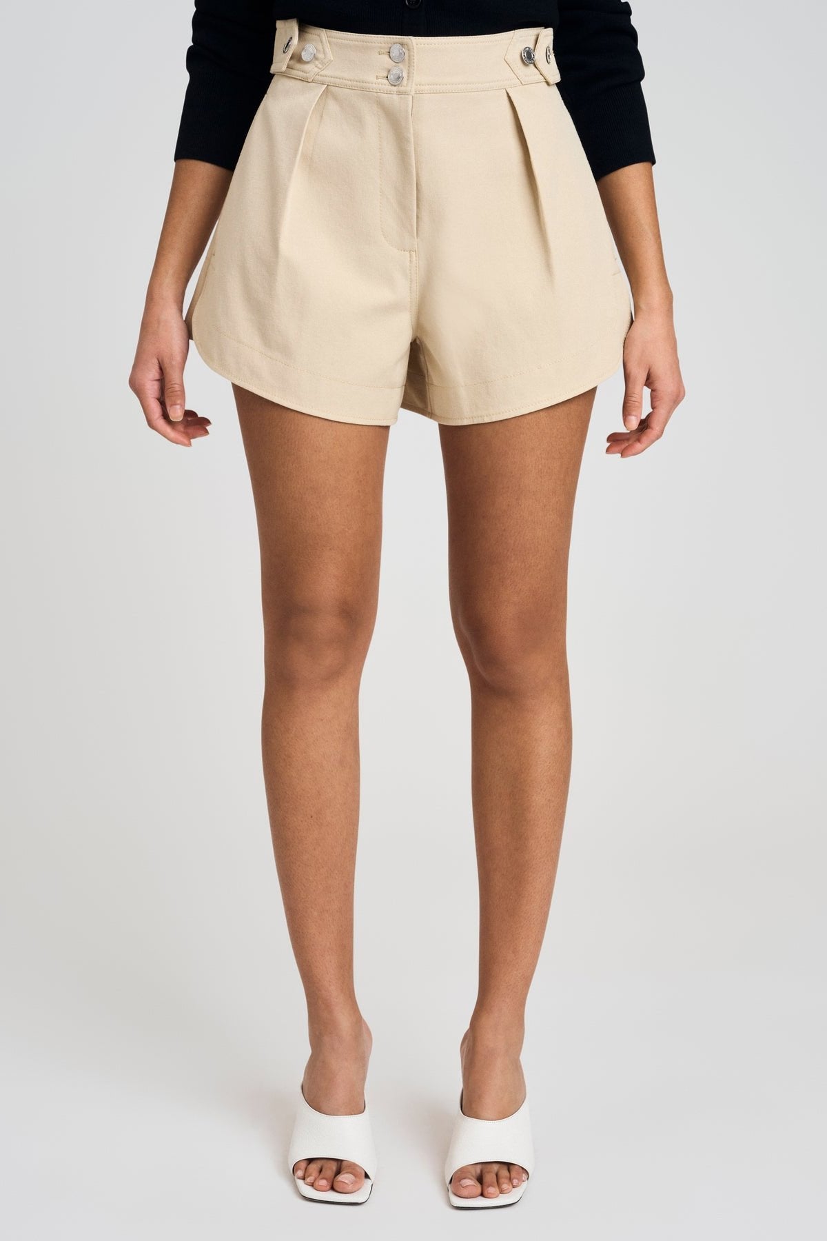 Mika Snap Shorts in Light Khaki - shop-olivia.com