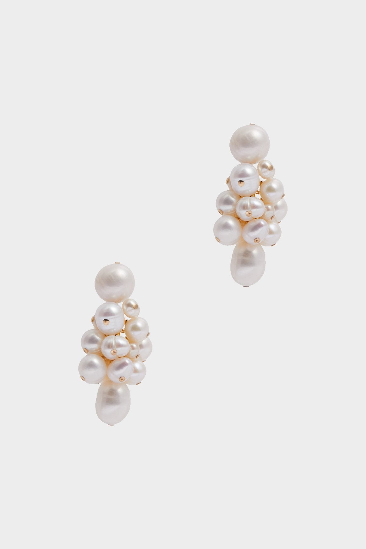 Nieve Earrings in White - shop-olivia.com