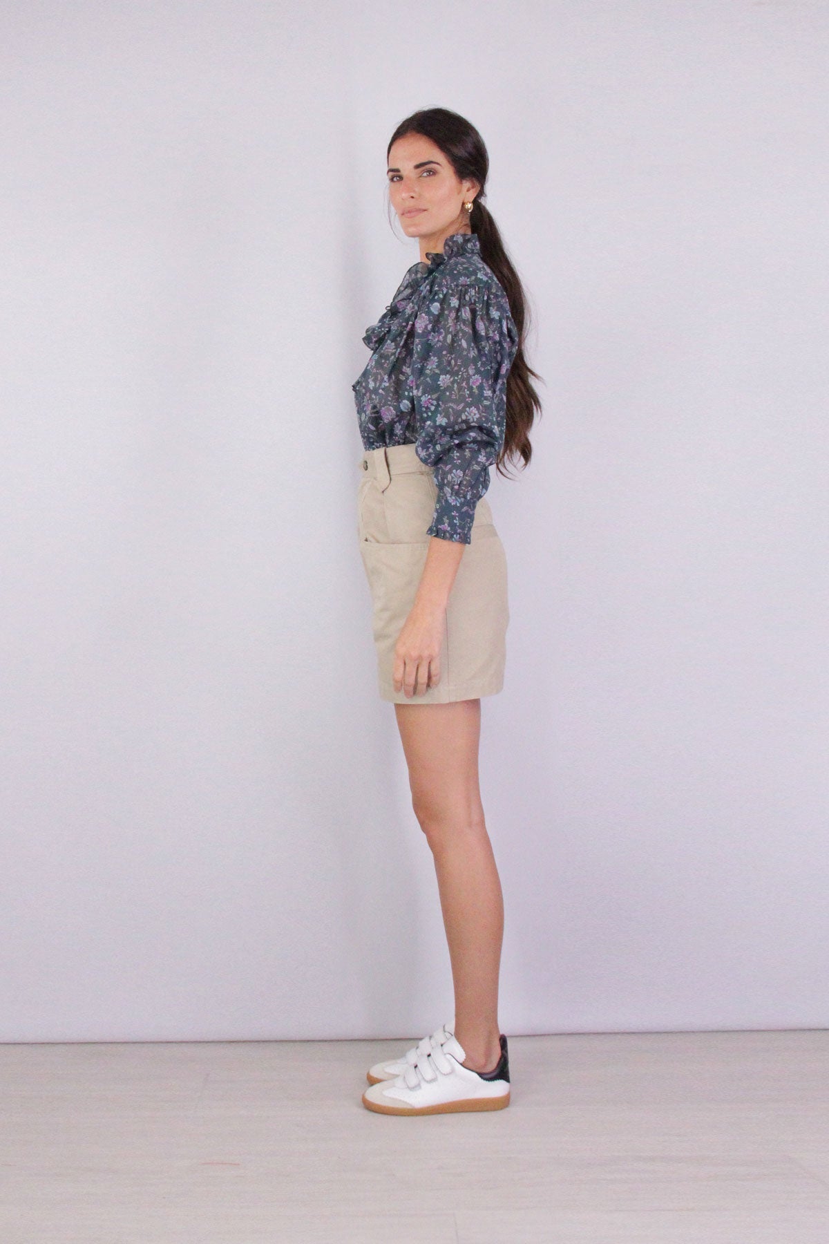 Palinoa Shorts in Beige - shop-olivia.com