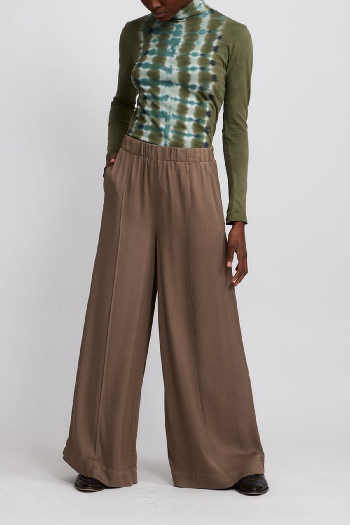 Ready Rave Trouser in Taupe - shop-olivia.com