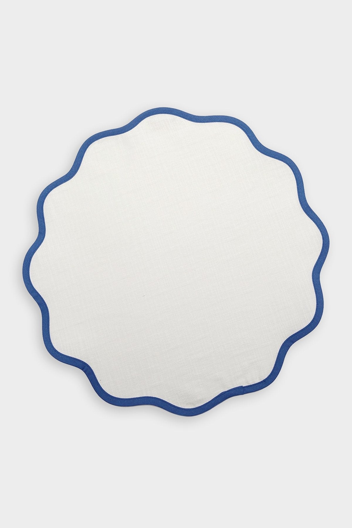 Scalloped Tablemats in White - shop-olivia.com