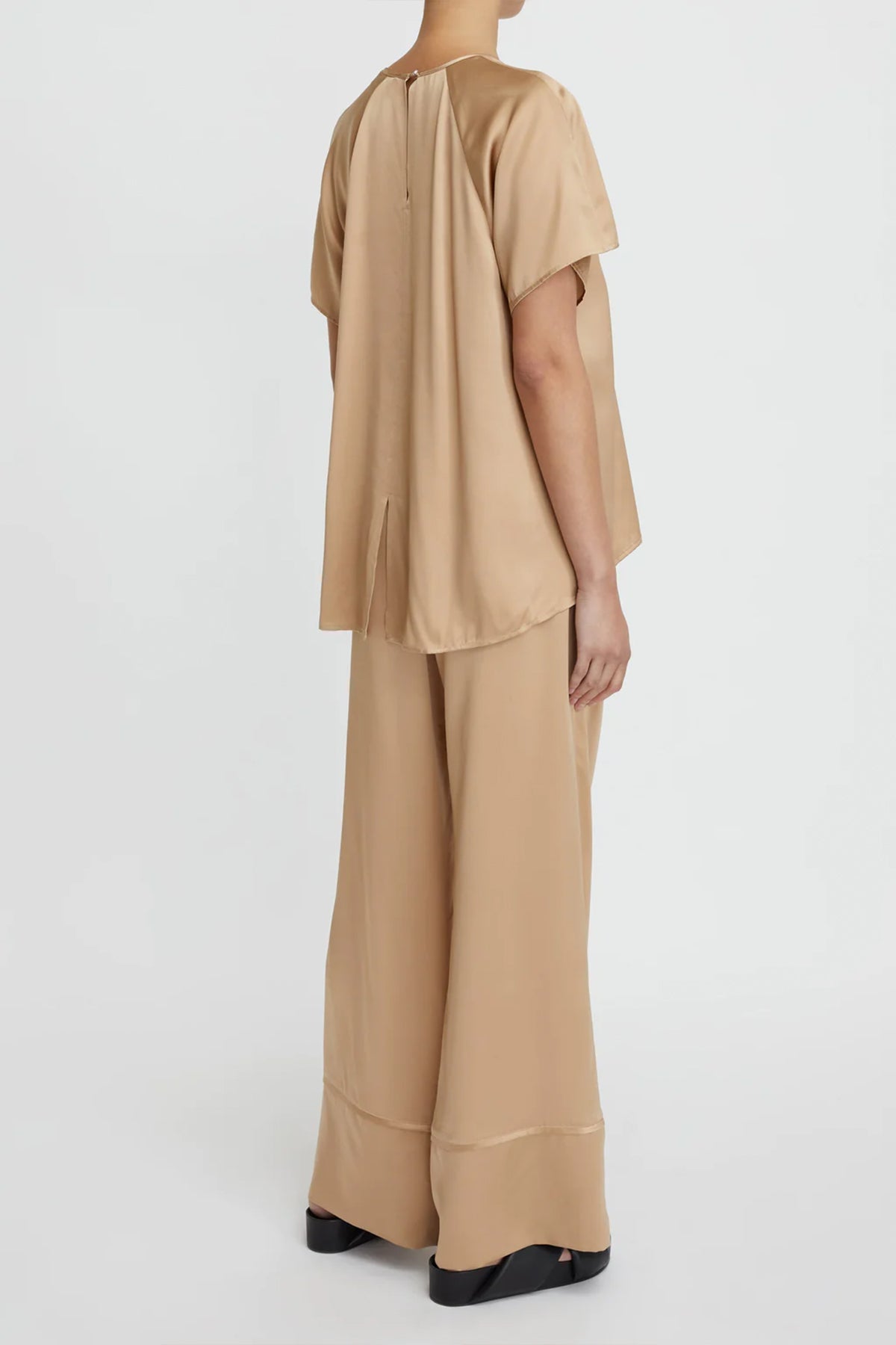 Stella Silk Satin Raglan Tee in Honey - shop-olivia.com