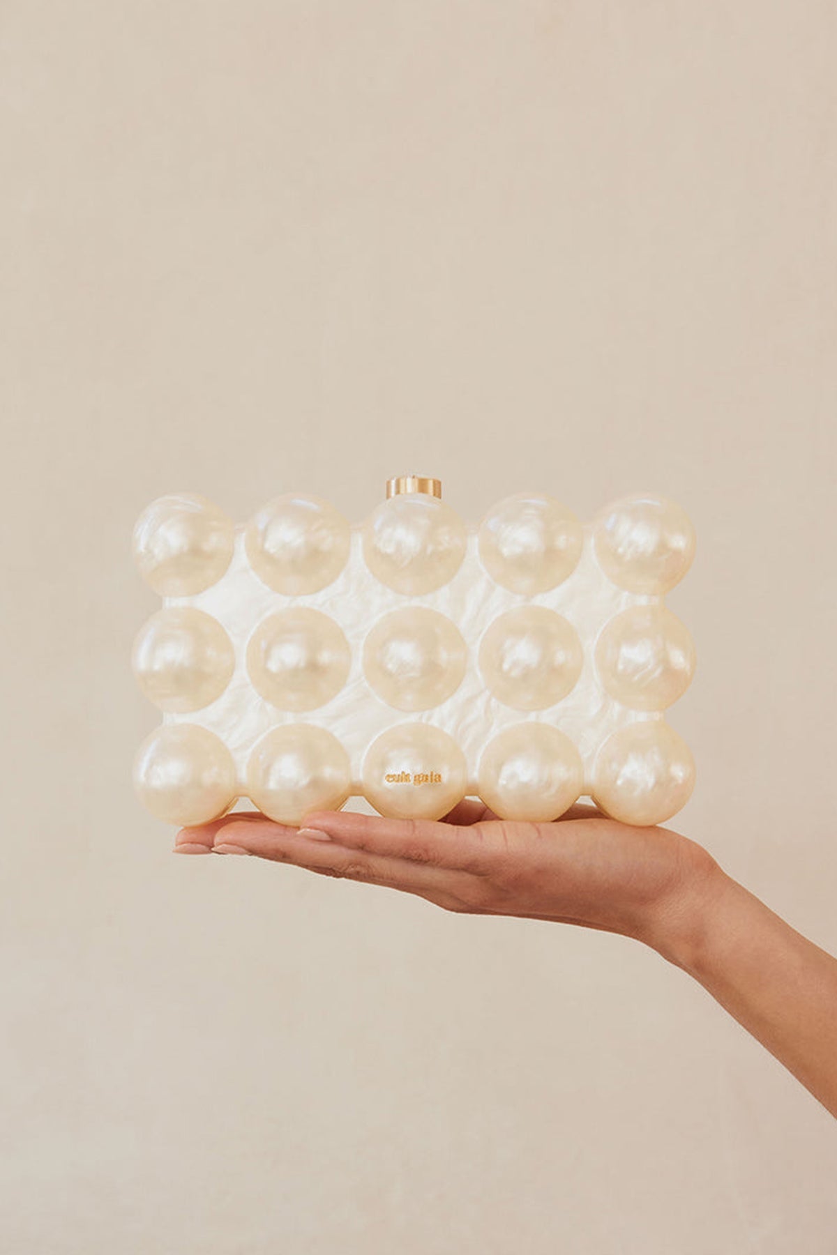 The Bubble Clutch in Ivory - shop-olivia.com