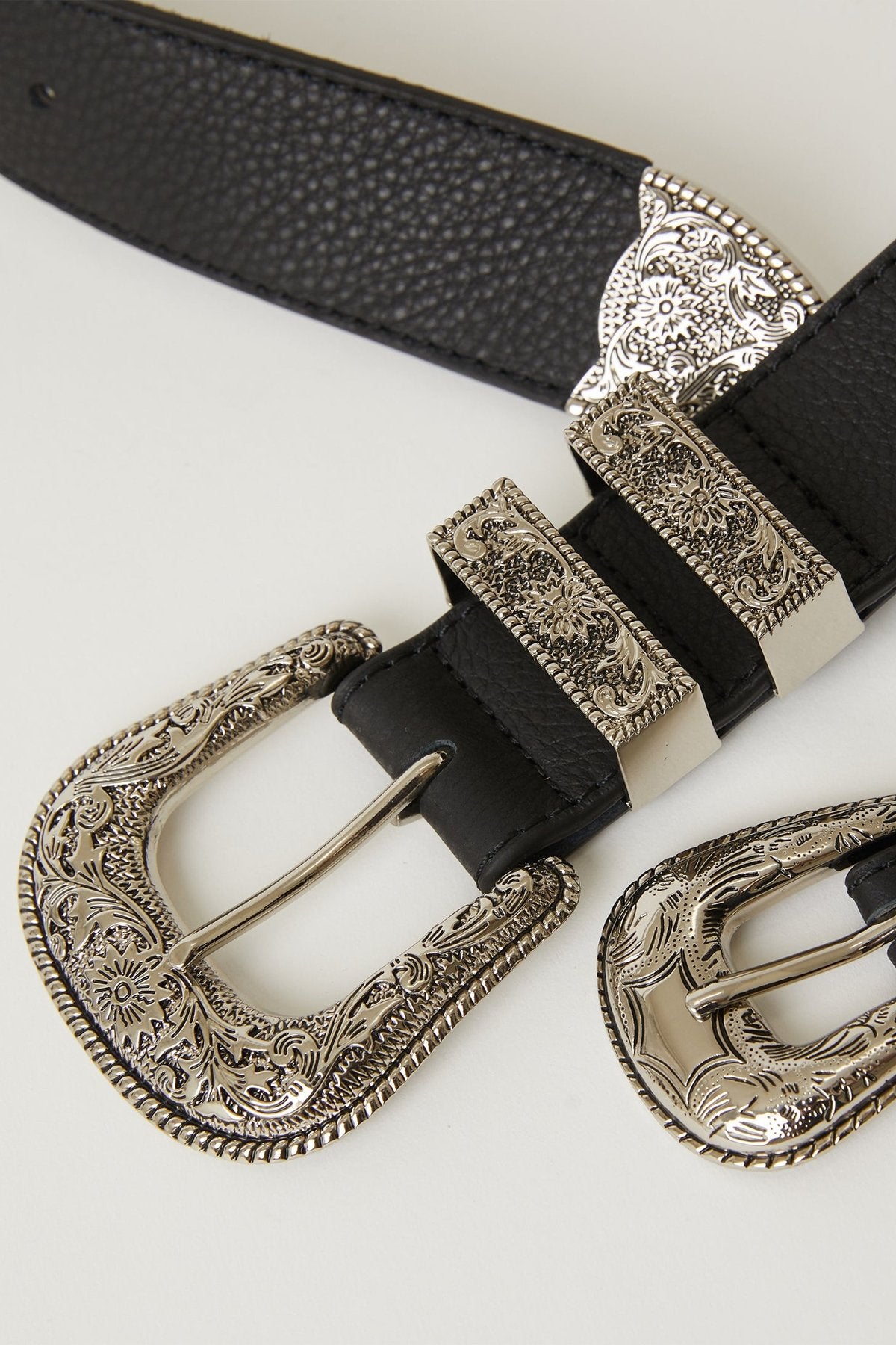 Wesley Leather Belt in Black Silver - shop-olivia.com