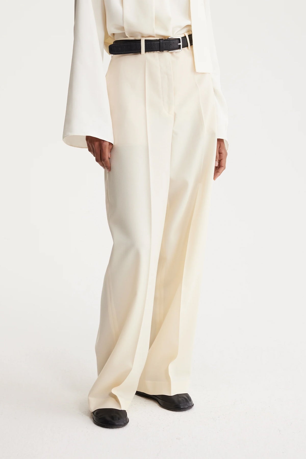 Wide Leg Trousers in Off-White - shop-olivia.com
