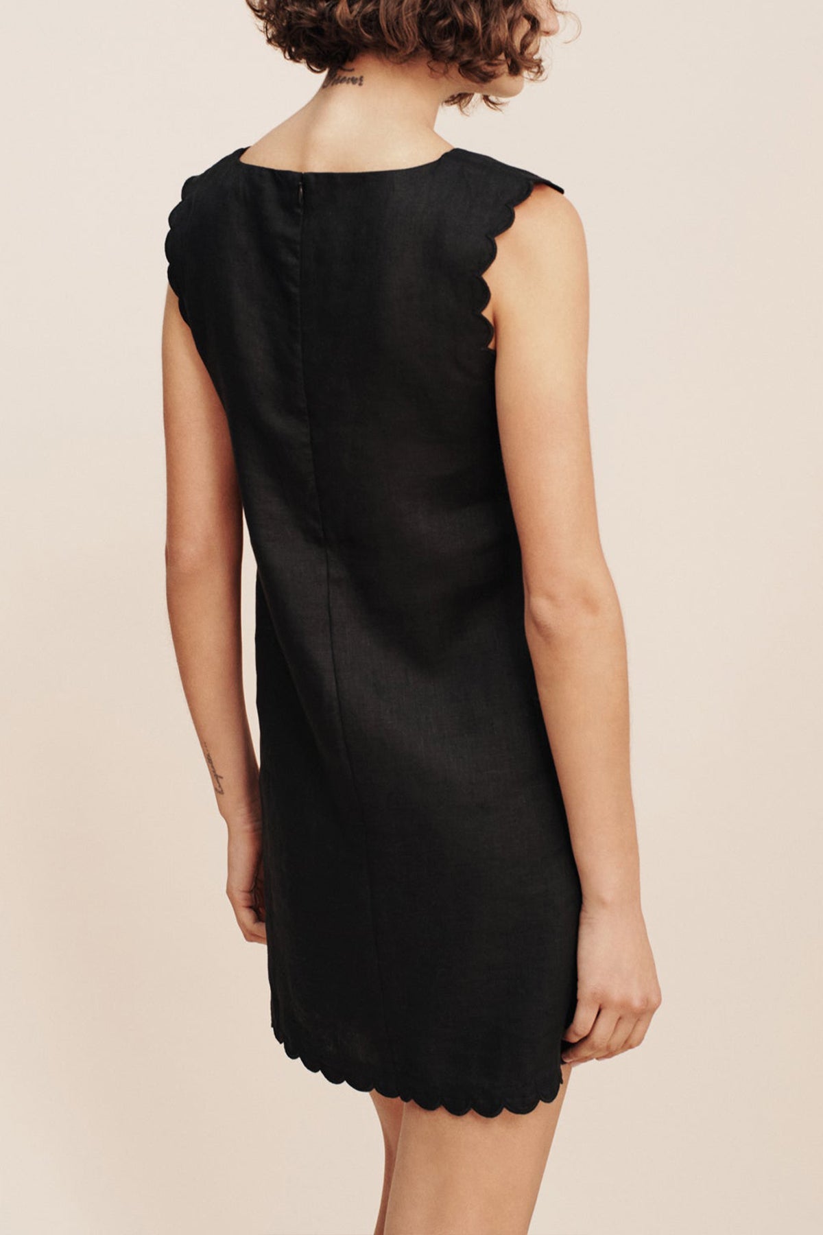 Zayla Mini Dress in Black - shop-olivia.com